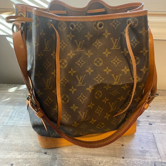 Louis Vuitton GM NOÉ ✨ - Picture 6 of 17